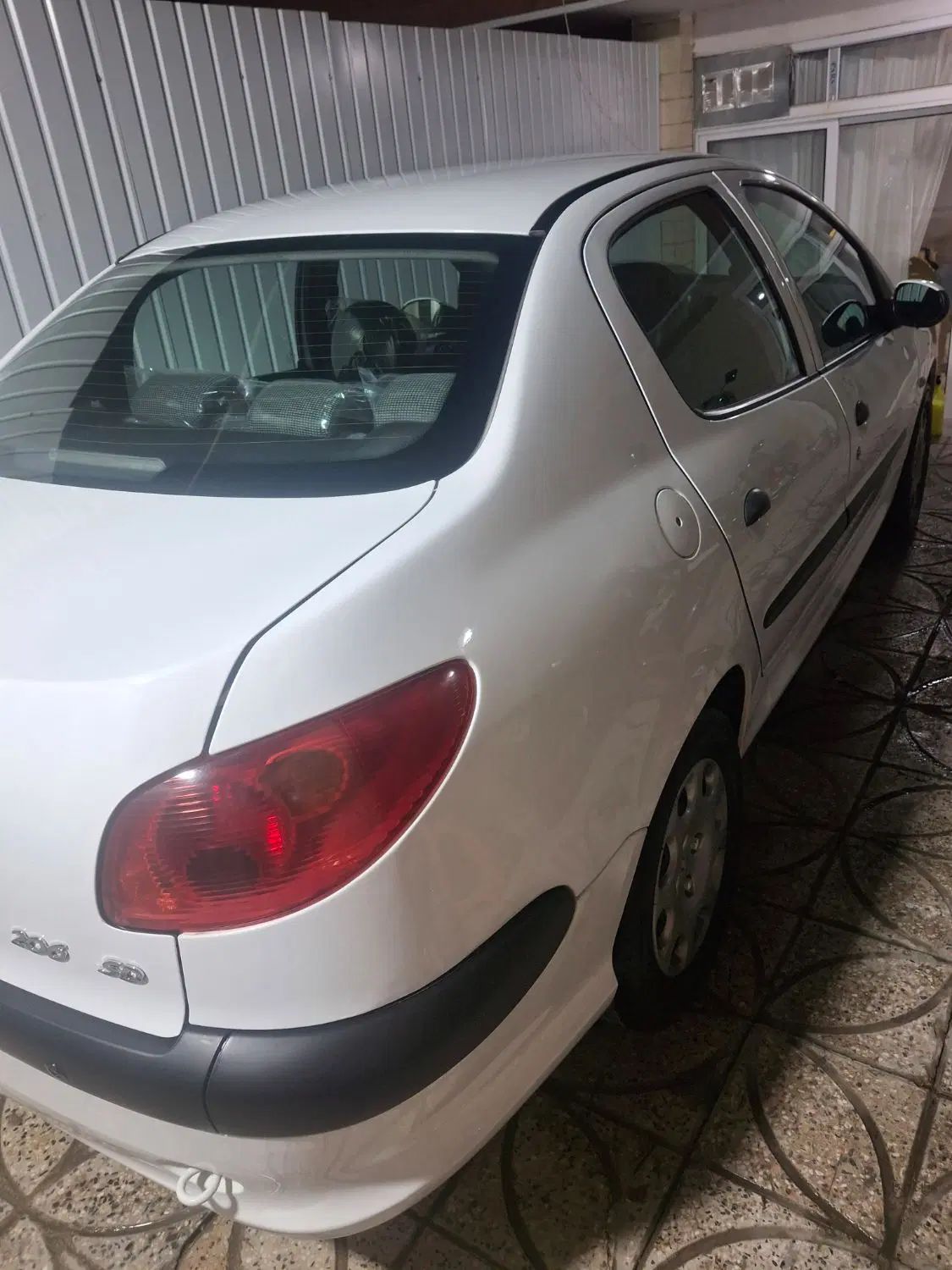 پژو ۲۰۶ صندوق دار v8 - 1397