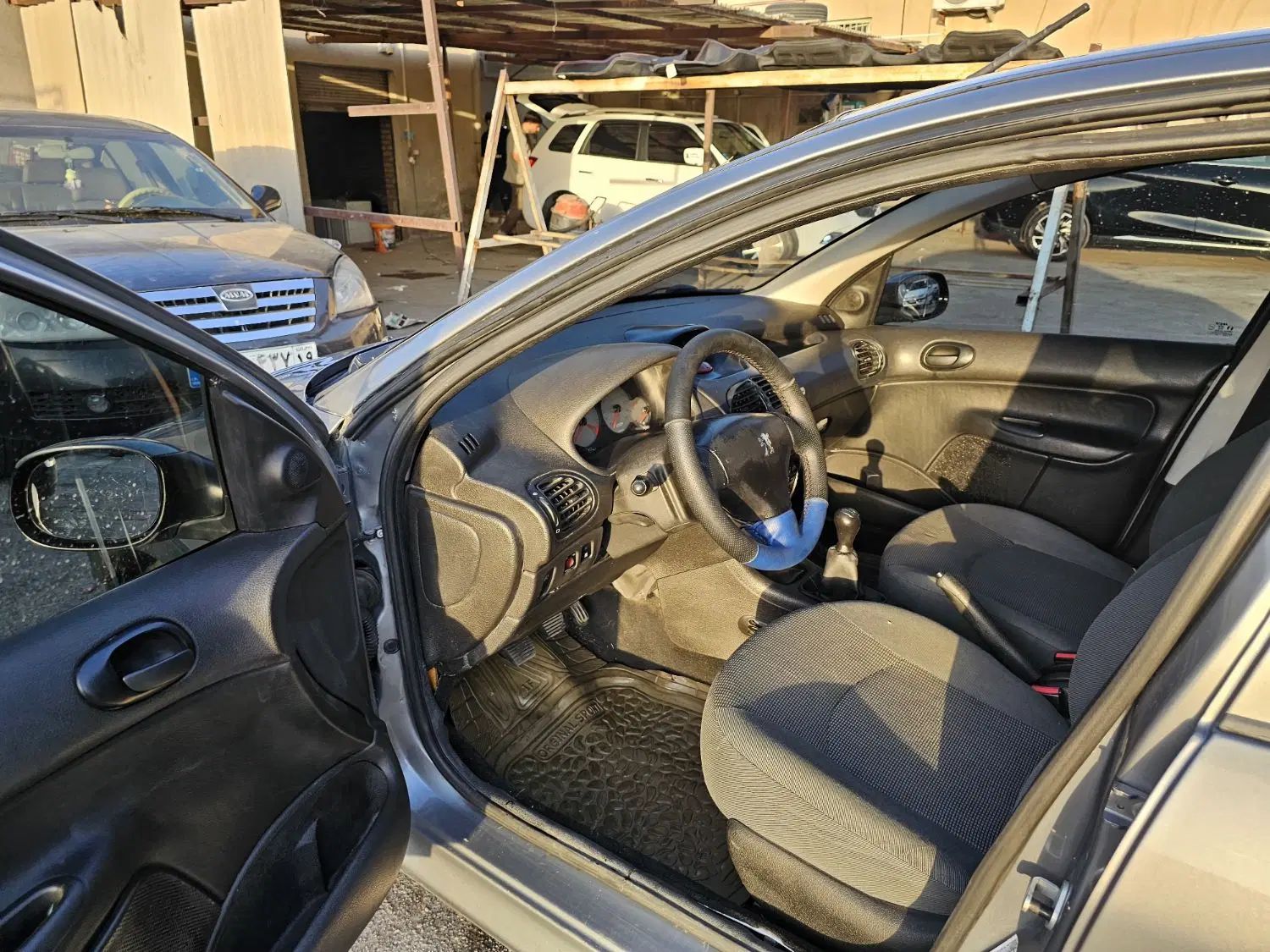 پژو ۲۰۶ صندوق دار v8 - 1393