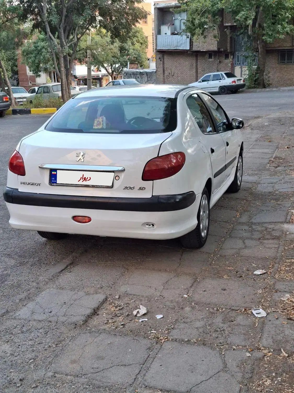 پژو ۲۰۶ صندوق دار v8 - 1389