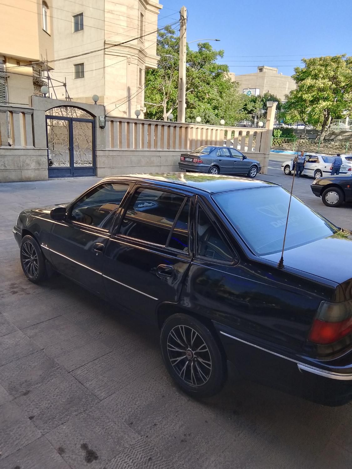 دوو سیلو سدان - 1379