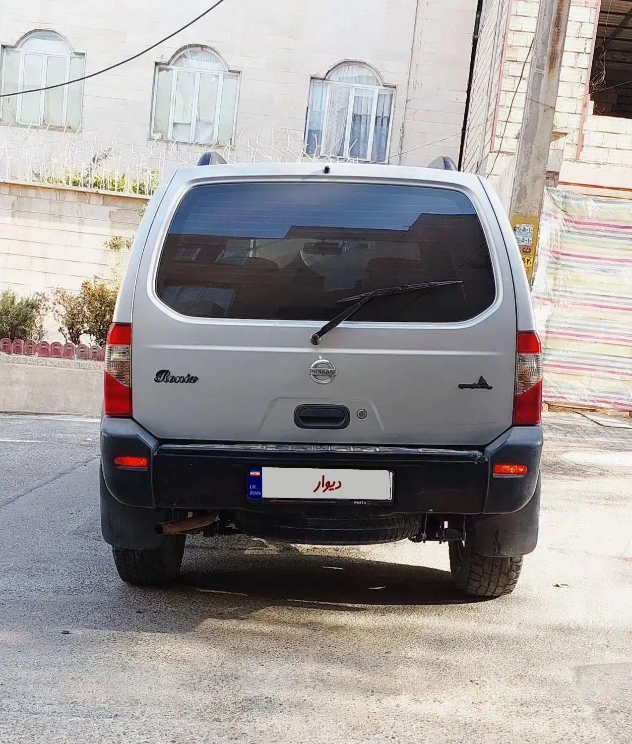 نیسان رونیز دنده‌ای - 1385