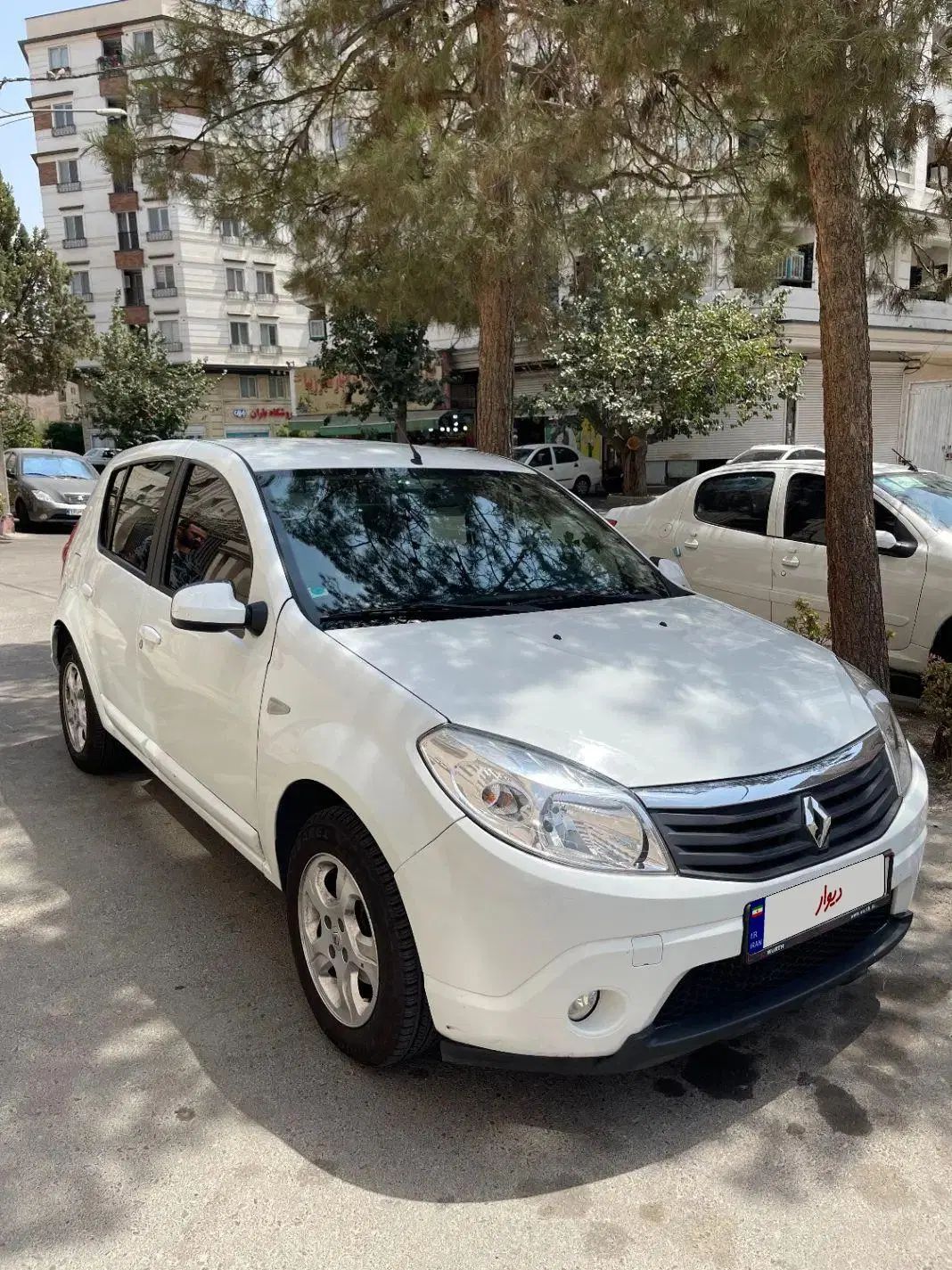 رنو ساندرو اتوماتیک - 1396