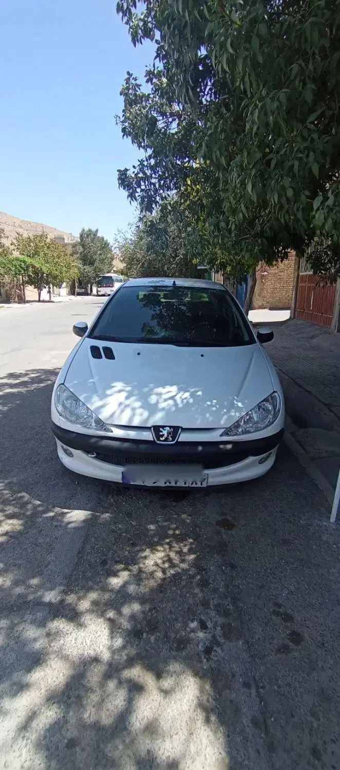 پژو ۲۰۶ صندوق دار v8 - 1390
