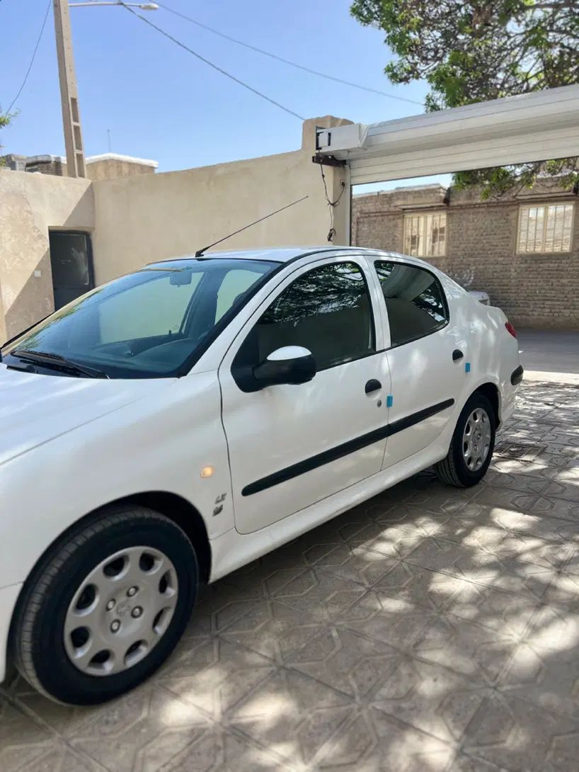پژو ۲۰۶ صندوق دار v8 - 1394