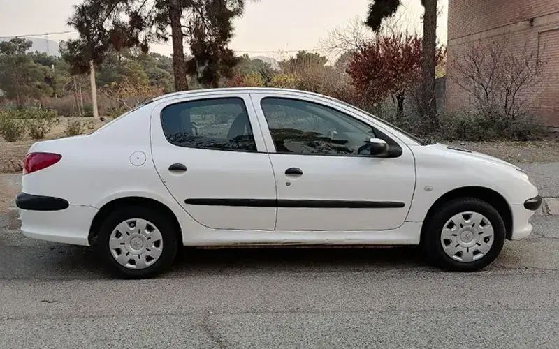 پژو ۲۰۶ صندوق دار v8 - 1398