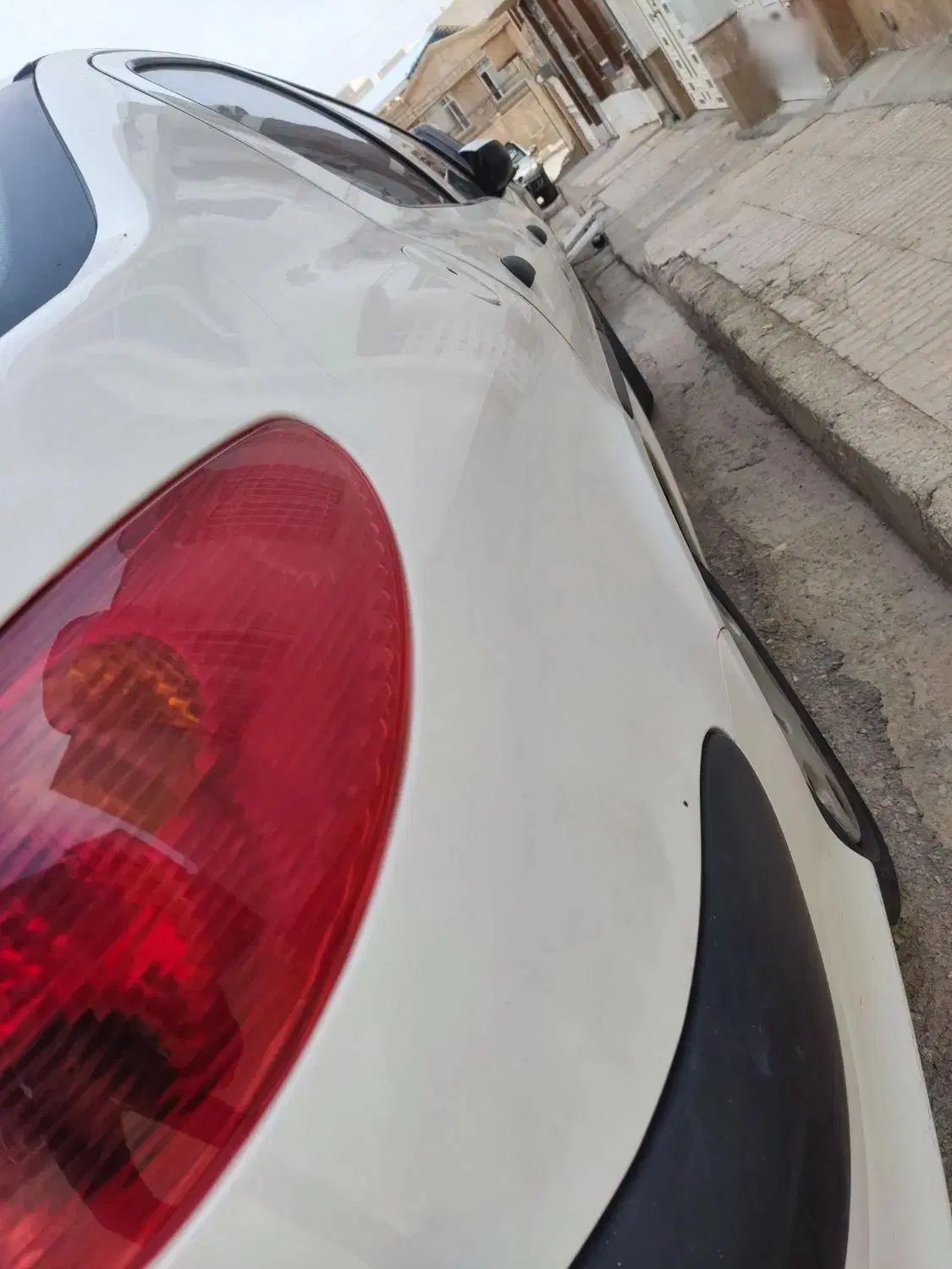 پژو ۲۰۶ صندوق دار v8 - 1395