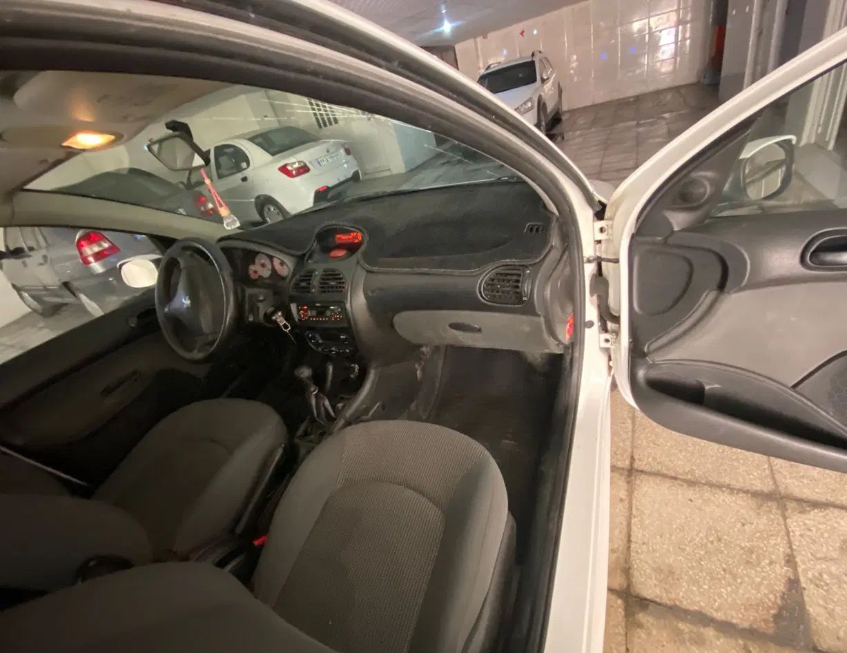 پژو ۲۰۶ صندوق دار v8 - 1398