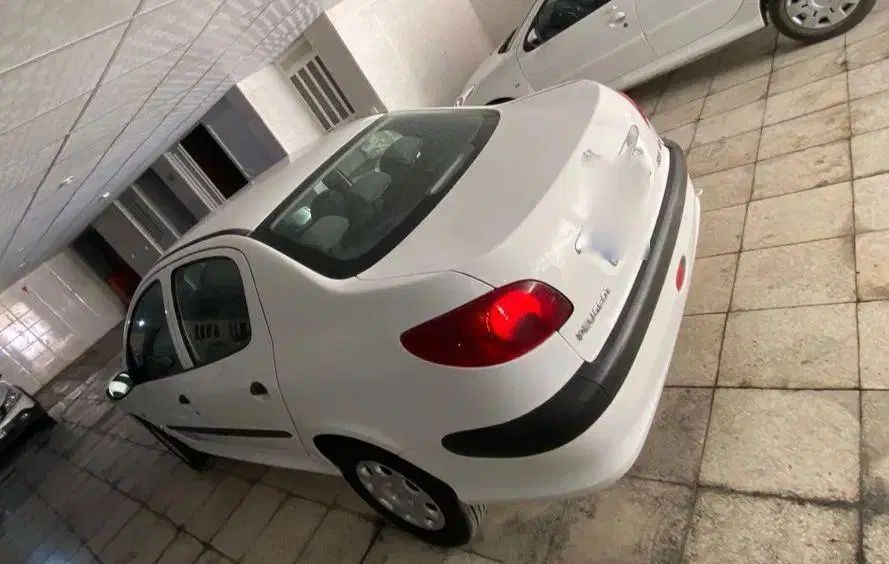 پژو ۲۰۶ صندوق دار v8 - 1398