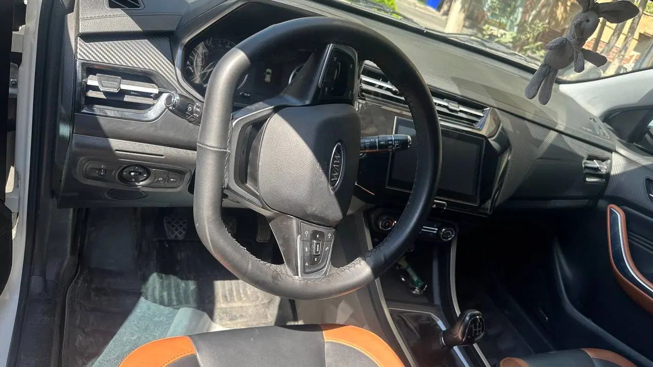ام وی ام X22 دنده ای اسپرت لاکچری - 1402