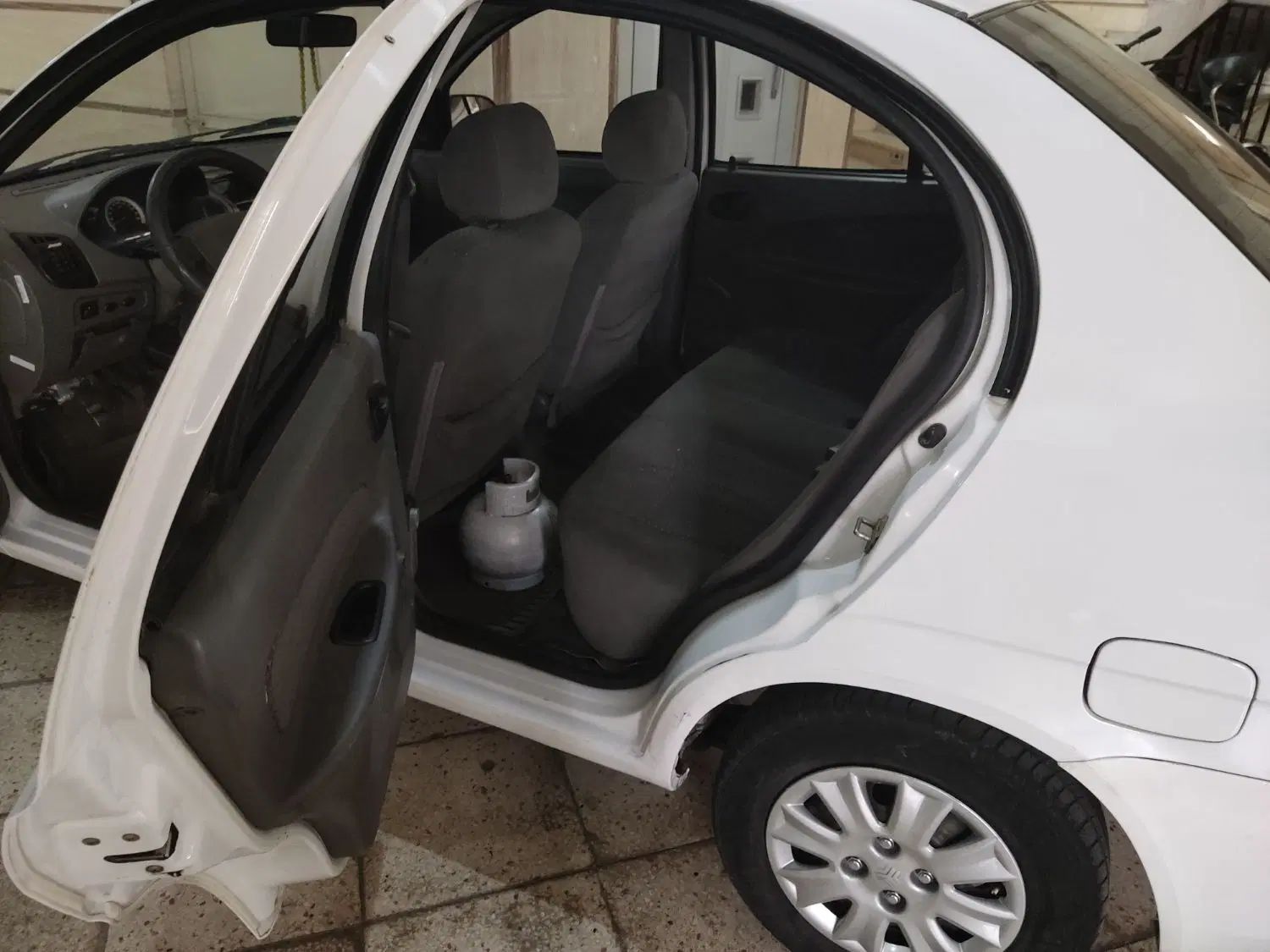 تیبا صندوق دار SX - 1393