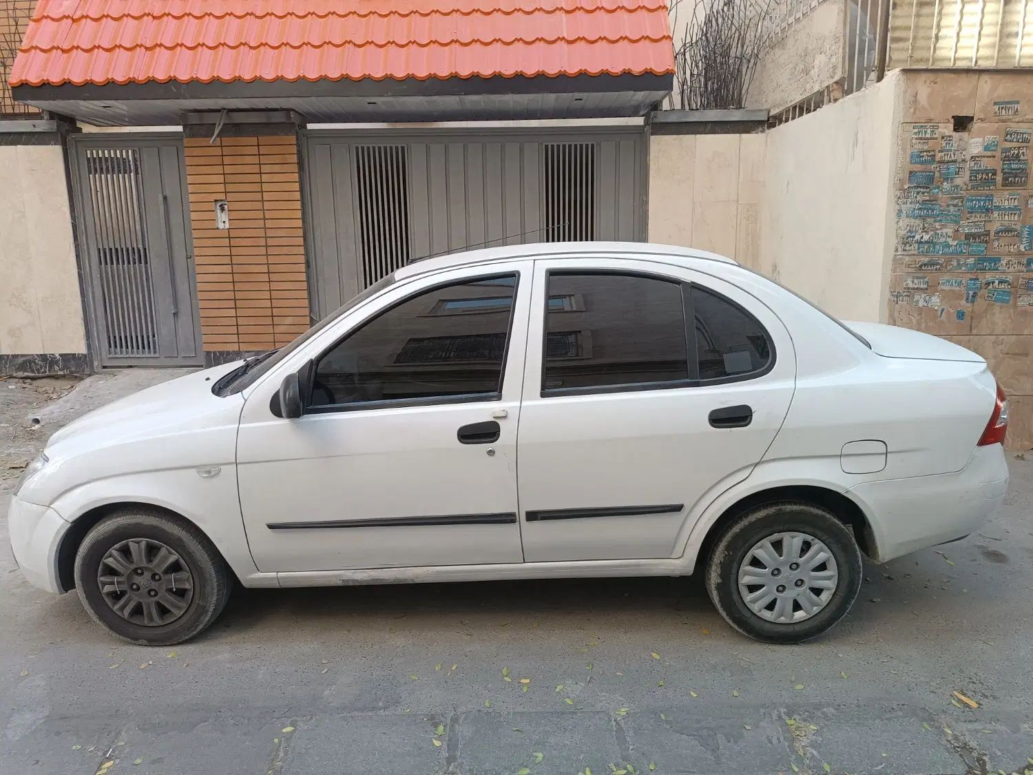 تیبا صندوق دار SX - 1401