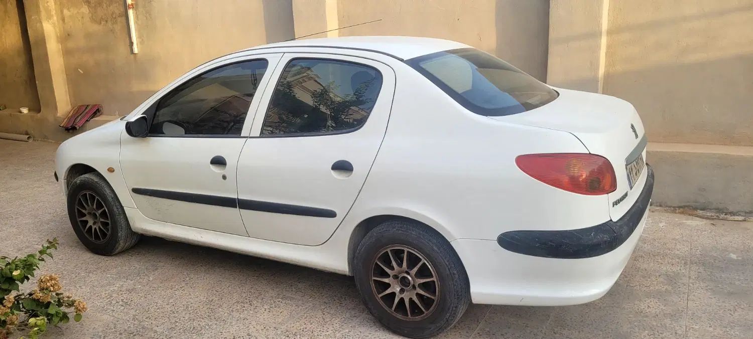 پژو ۲۰۶ صندوق دار v8 - 1393