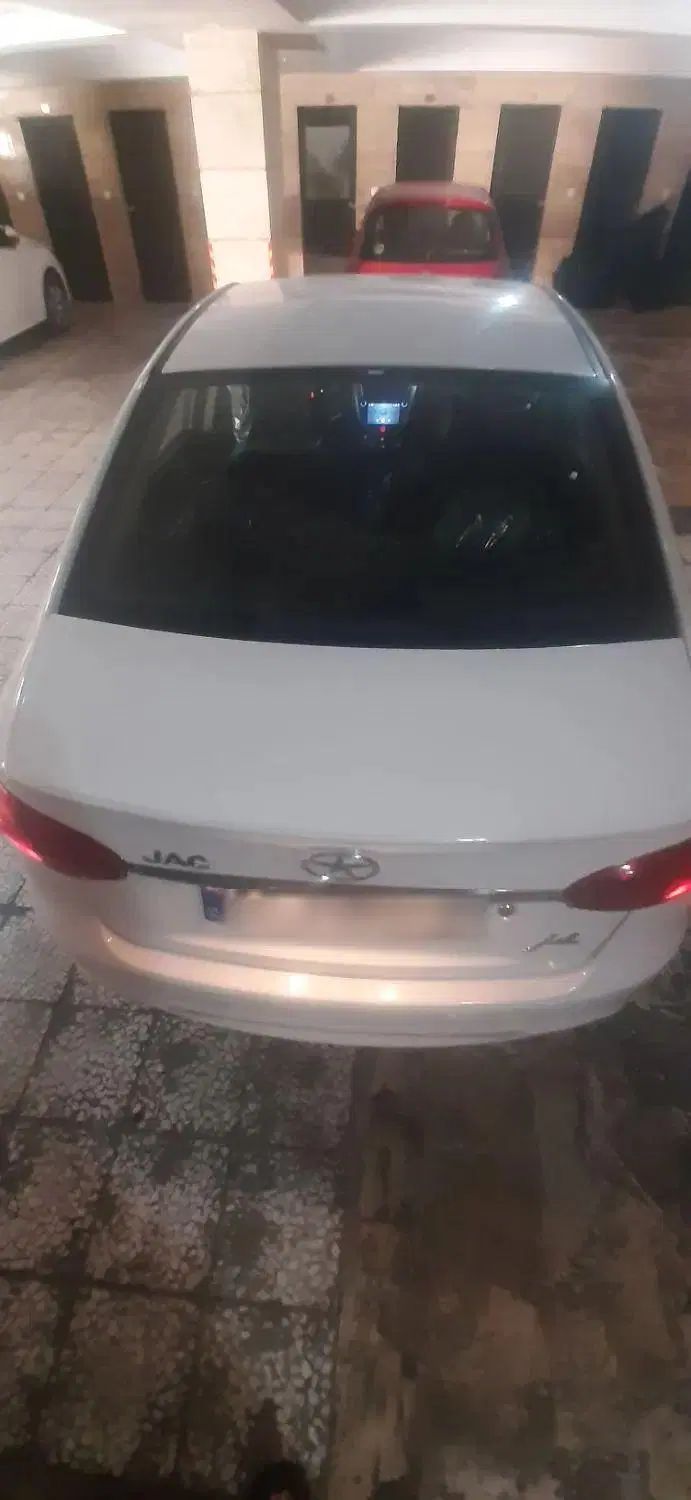 جک J4 اتوماتیک آپشنال - 1402