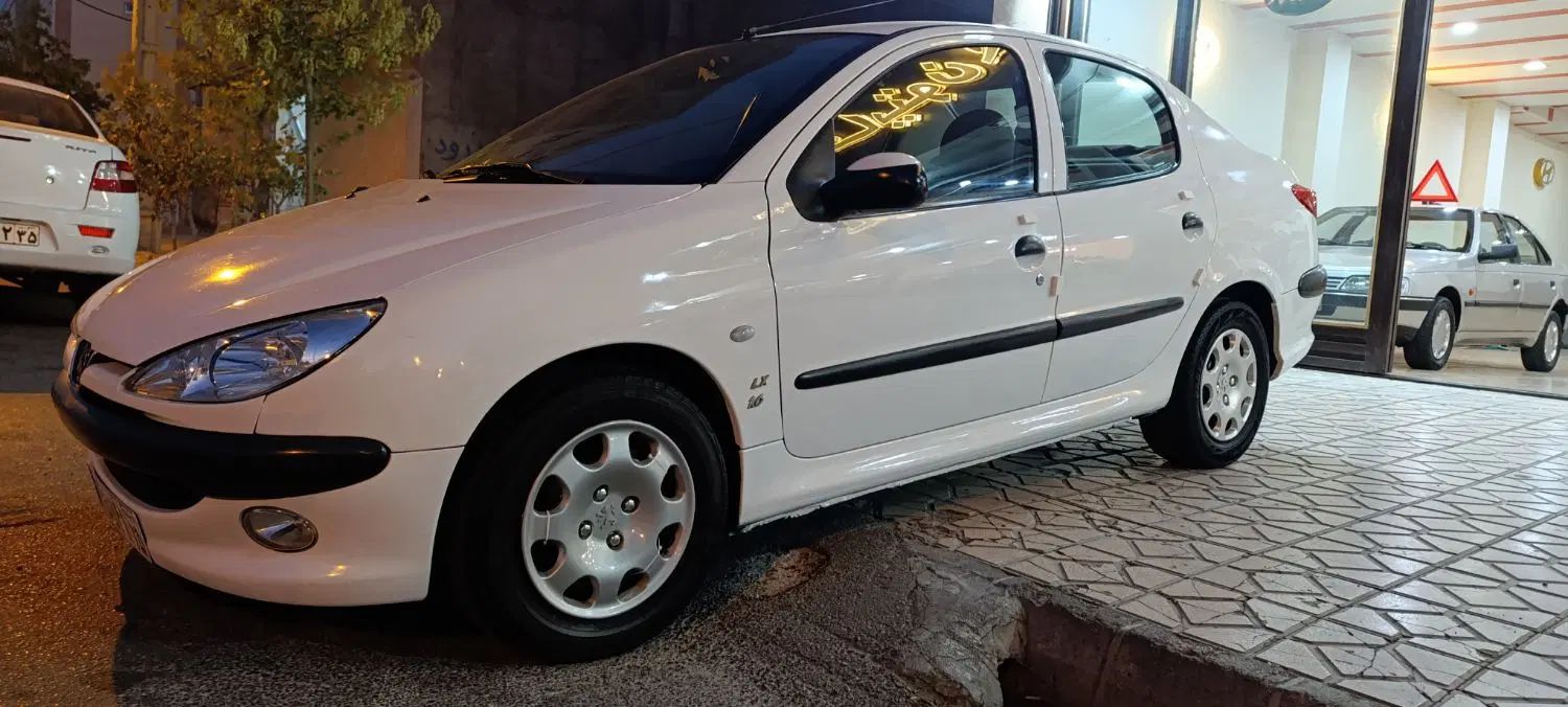 پژو ۲۰۶ صندوق دار v8 - 1390