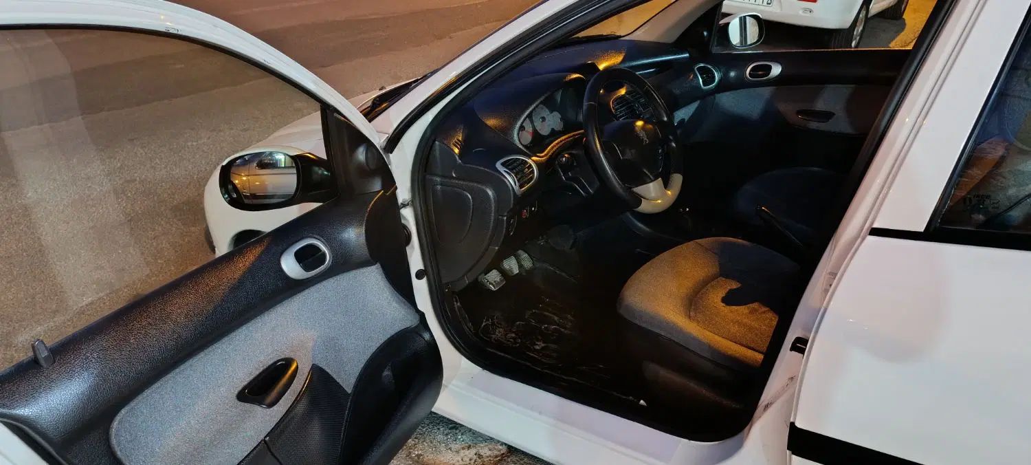 پژو ۲۰۶ صندوق دار v8 - 1390