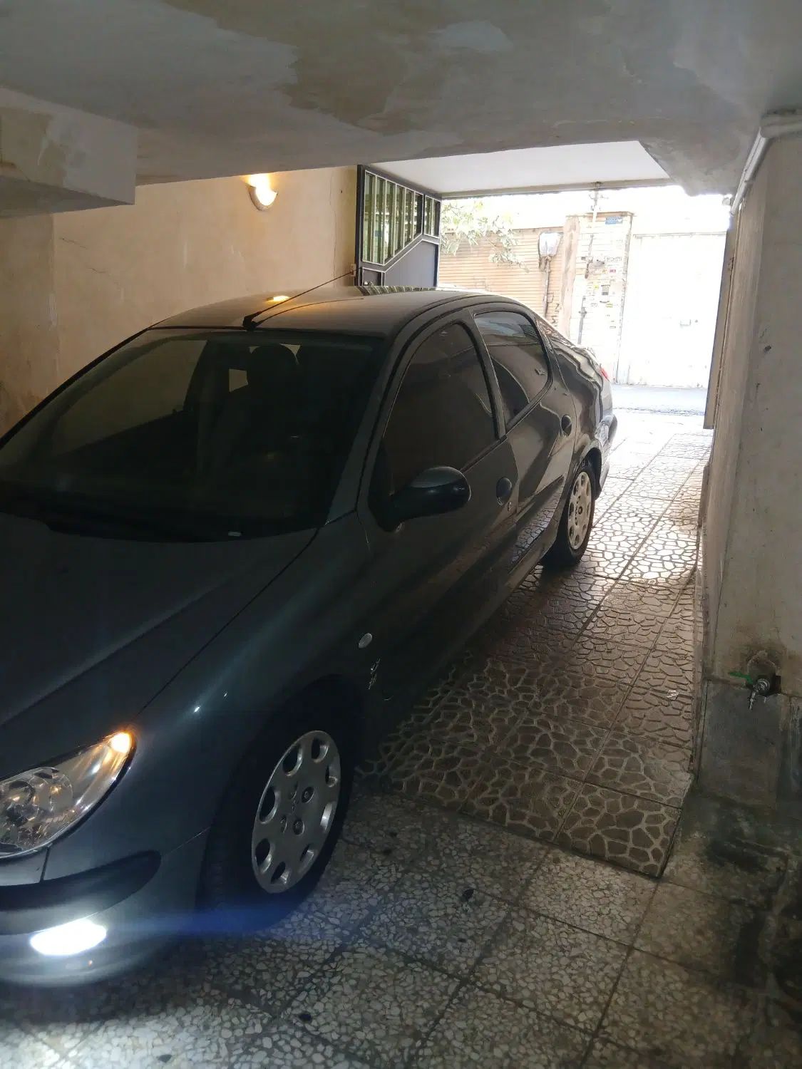 پژو ۲۰۶ صندوق دار v8 - 1399