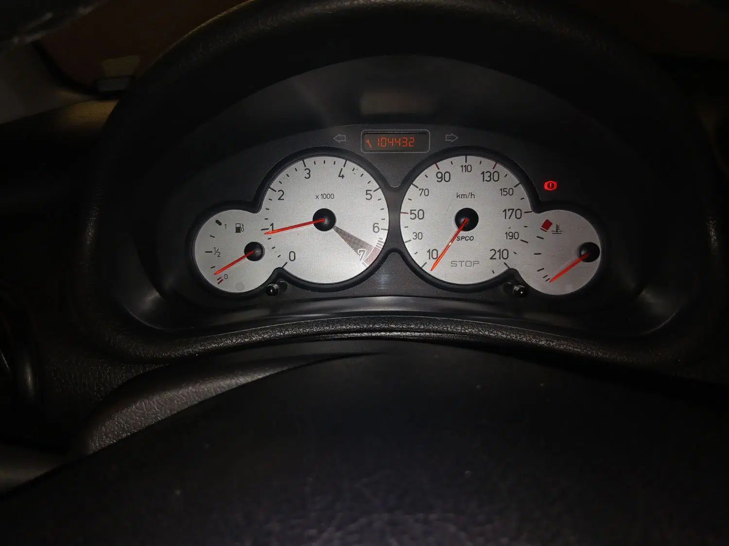 پژو ۲۰۶ صندوق دار v8 - 1399
