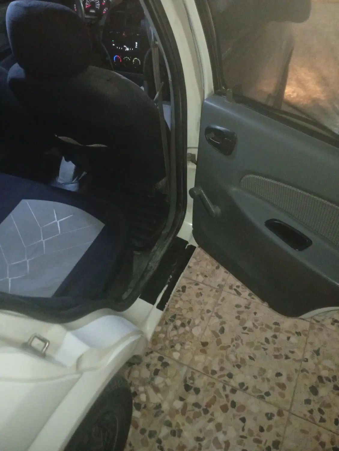 تیبا صندوق دار SX - 1399