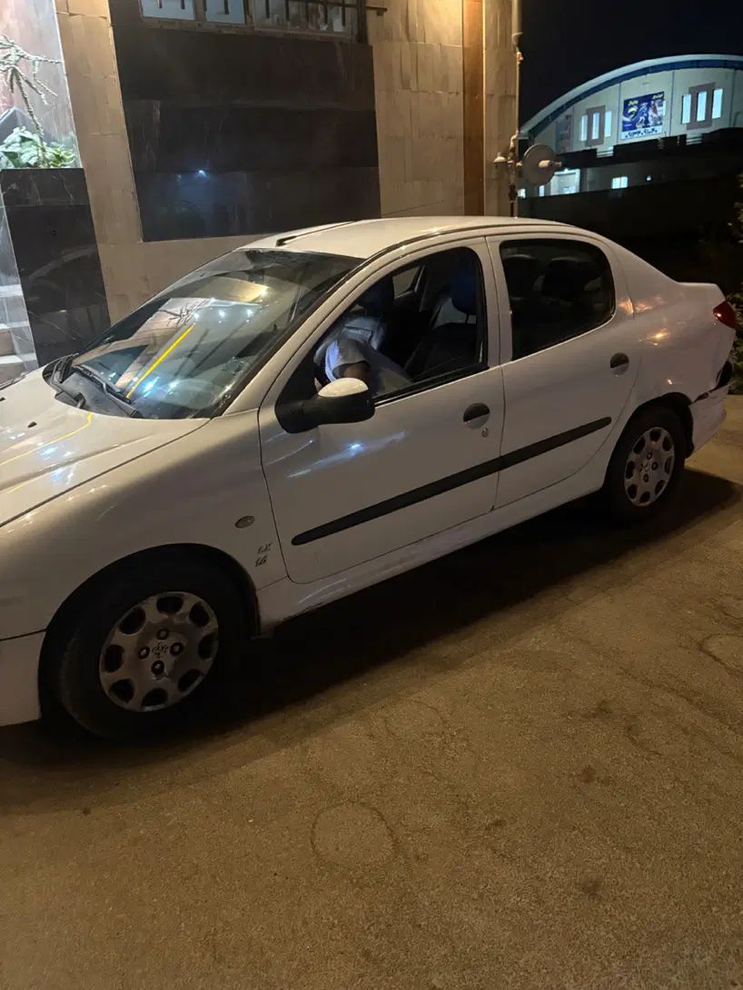 پژو ۲۰۶ صندوق دار v8 - 1396