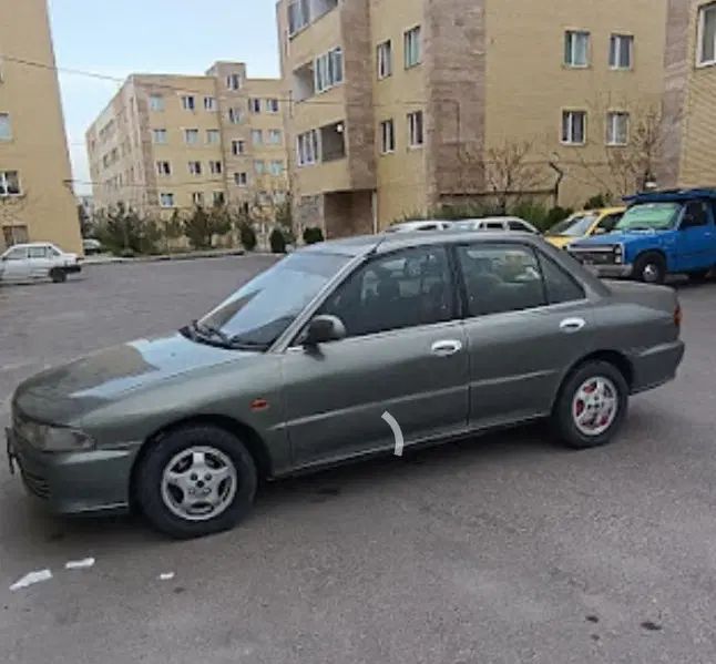 میتسوبیشی لنسر 1.6 لیتر دنده ای - 1992