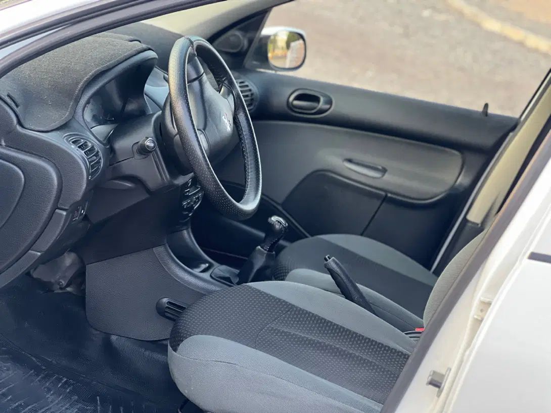 پژو ۲۰۶ صندوق دار v8 - 1400