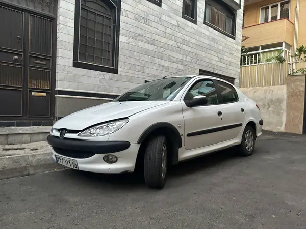 پژو ۲۰۶ صندوق دار v8 - 1390