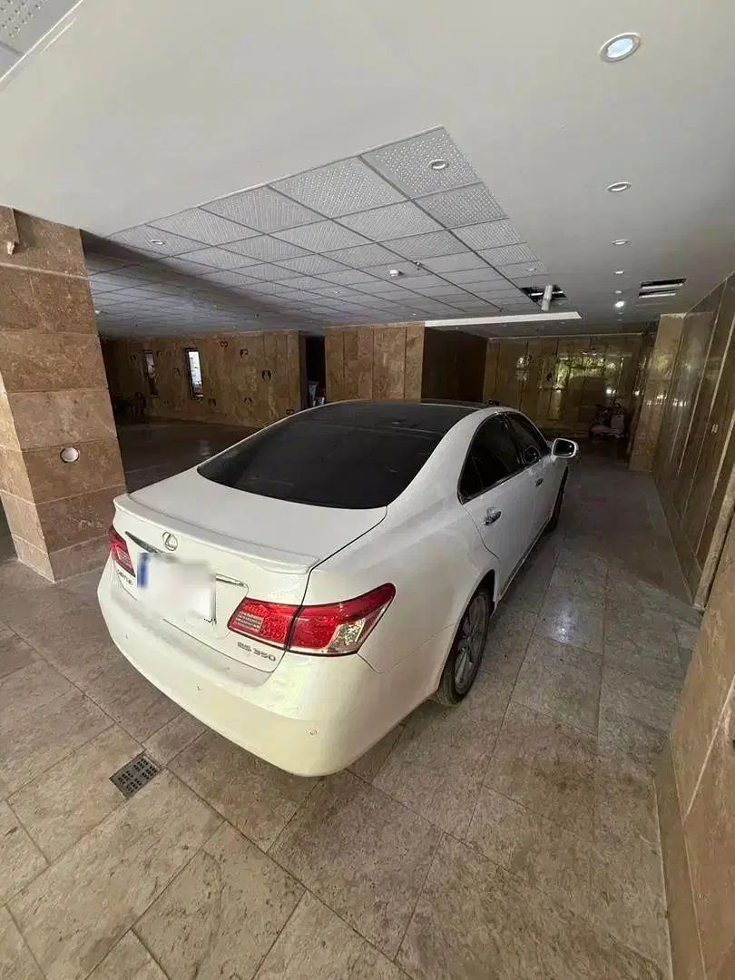 خودرو لکسوس، ES آگهی ann_20345812