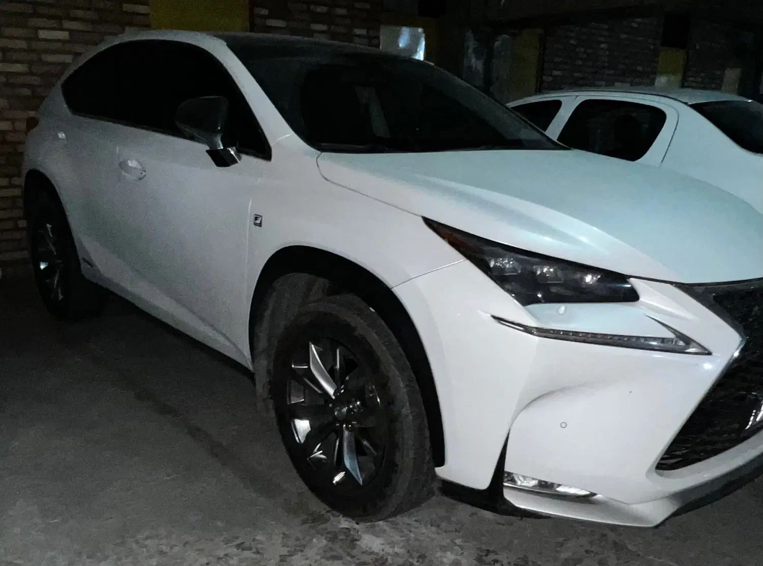 لکسوس NX هیبرید 300H - 2015