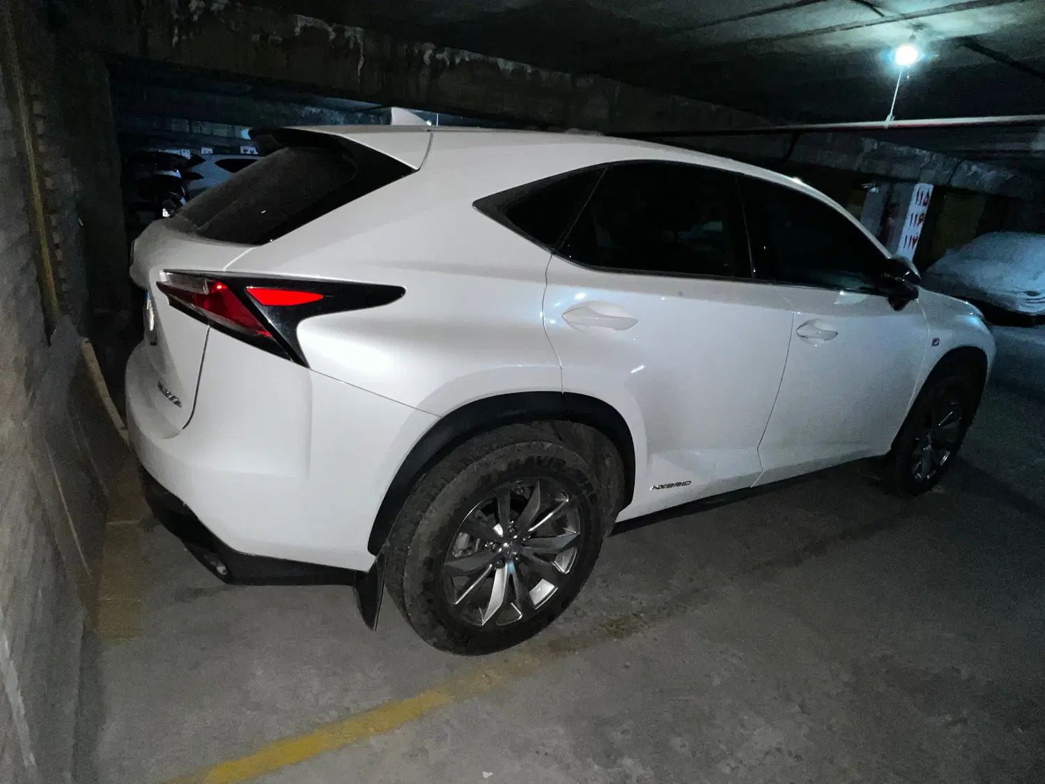 لکسوس NX هیبرید 300H - 2015