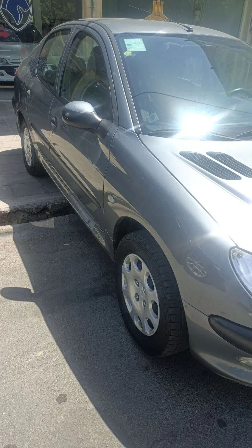 پژو ۲۰۶ صندوق دار v8 - 1398