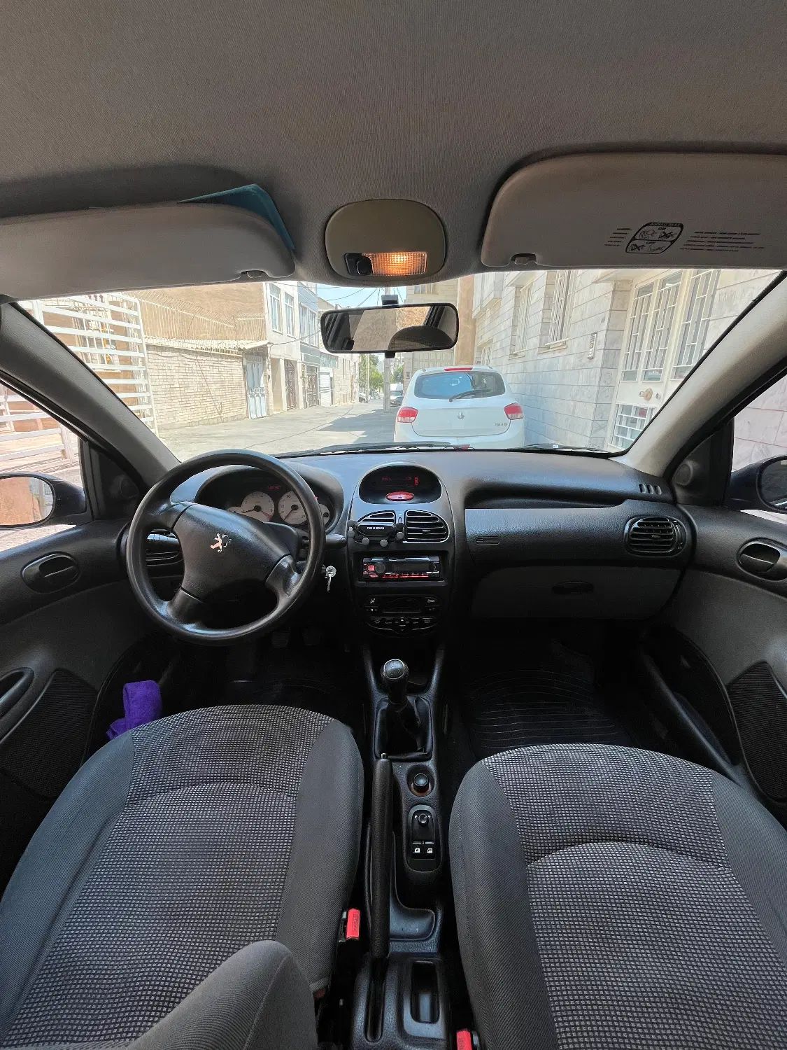پژو ۲۰۶ صندوق دار v8 - 1395
