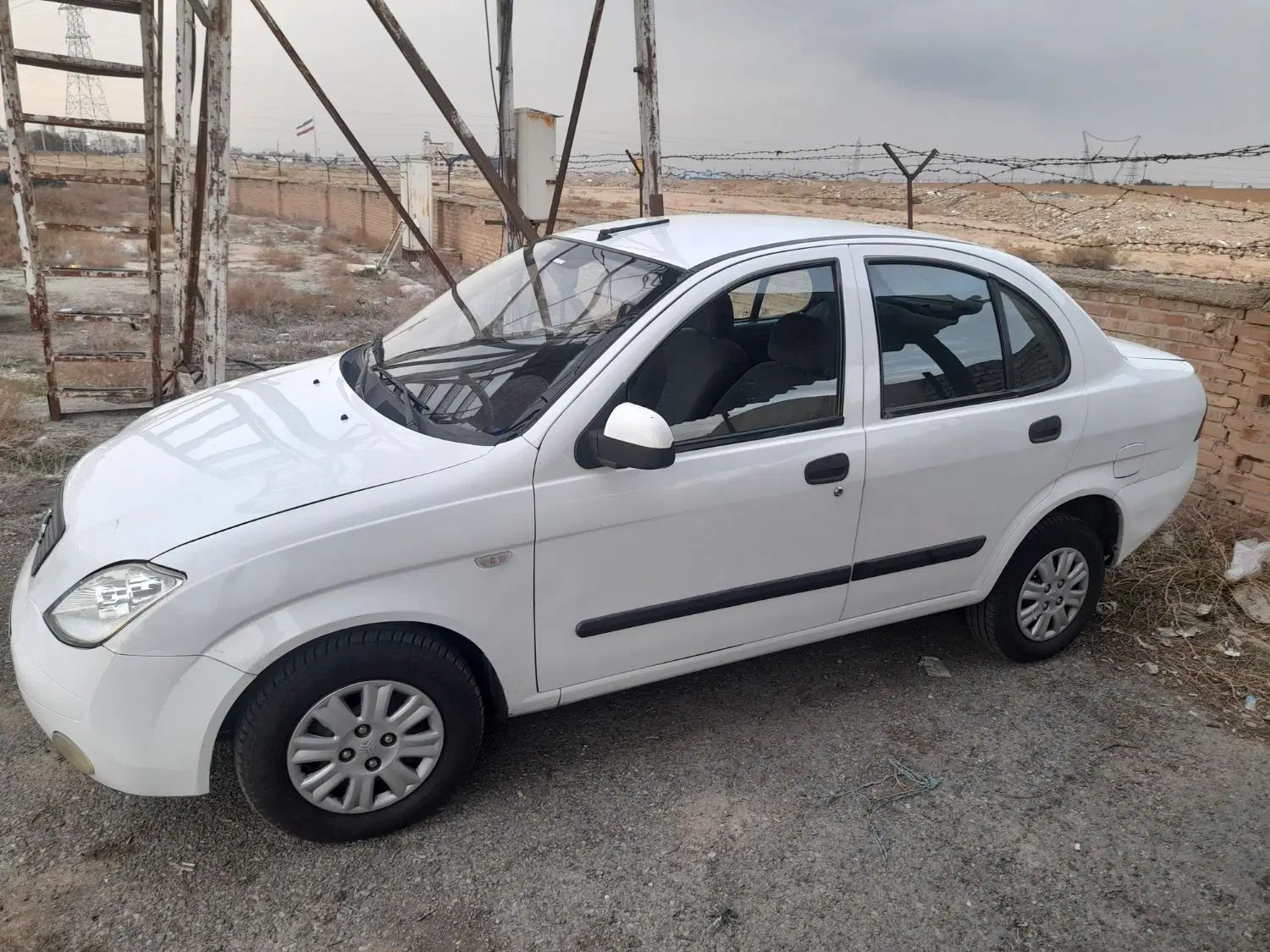 تیبا صندوق دار LX - 1393