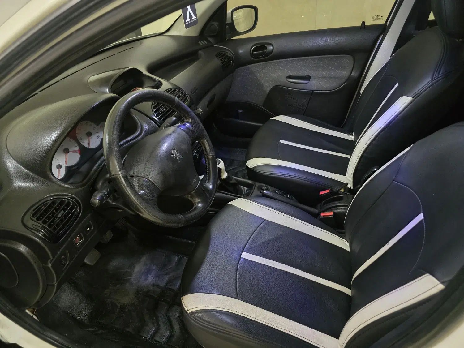 پژو ۲۰۶ صندوق دار v8 - 1389