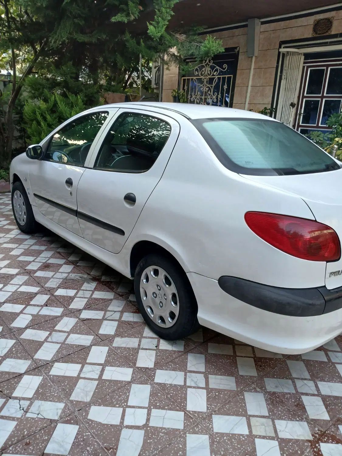 پژو ۲۰۶ صندوق دار v8 - 1386
