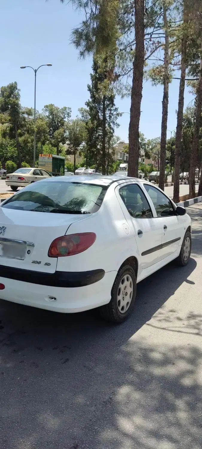 پژو ۲۰۶ صندوق دار v8 - 1391