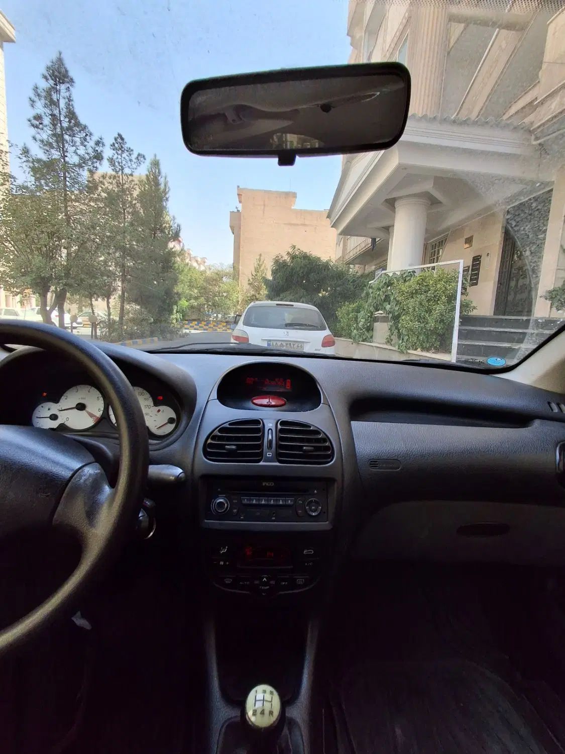 پژو ۲۰۶ صندوق دار v8 - 1395