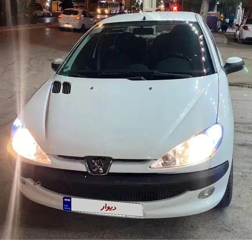پژو ۲۰۶ صندوق دار v8 - 1398