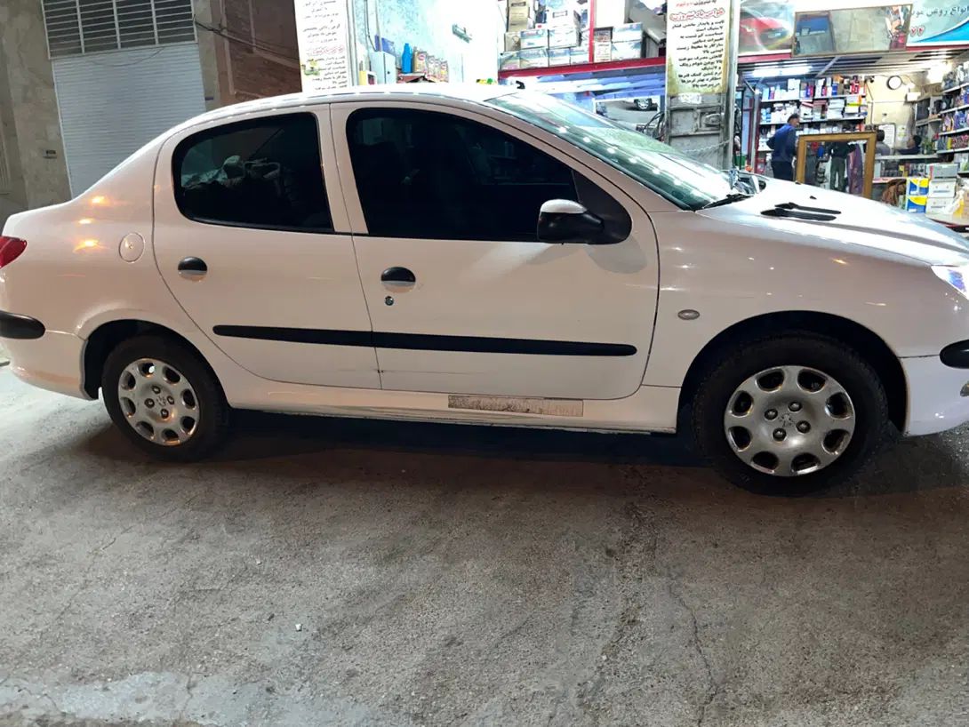 پژو ۲۰۶ صندوق دار v8 - 1398