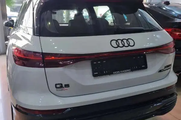 آئودی الکتریکی Q5 ۴۰ - 2024