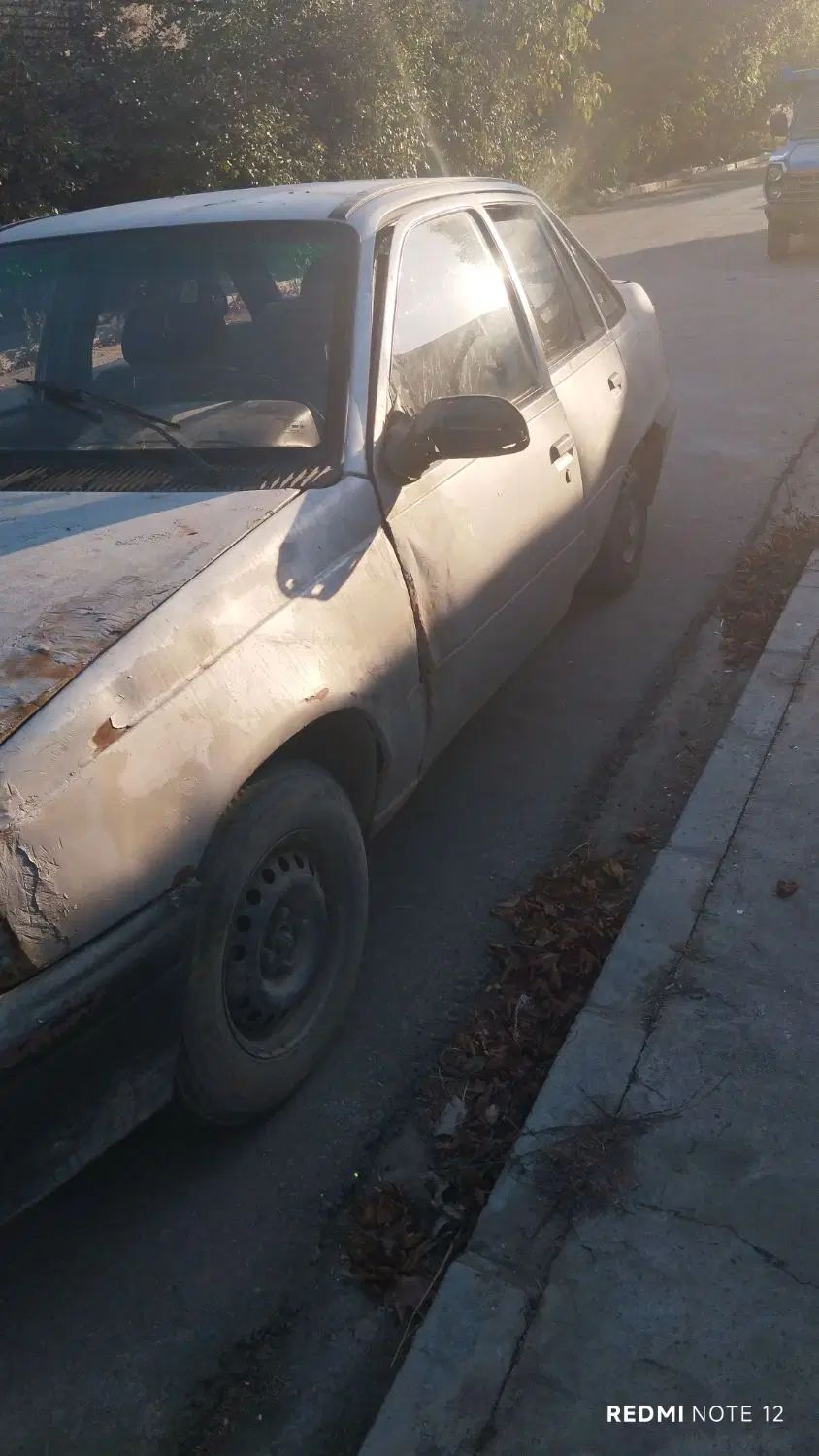 دوو ریسر هاچبک - 1993