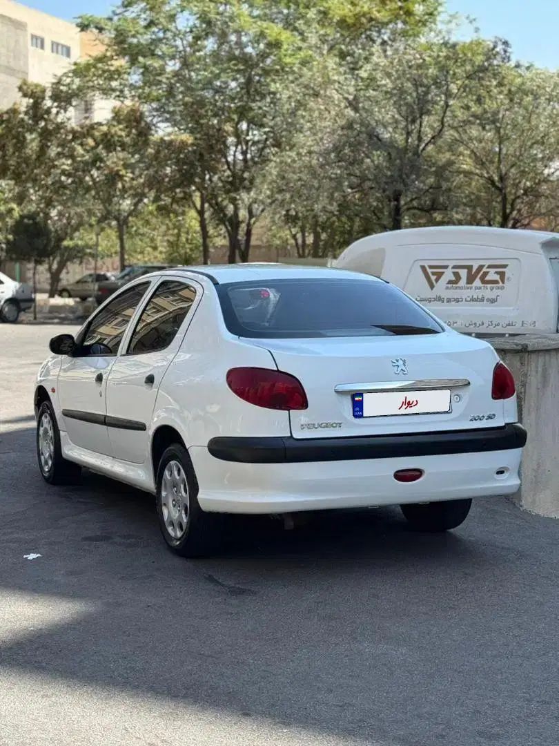 پژو ۲۰۶ صندوق دار v8 - 1395