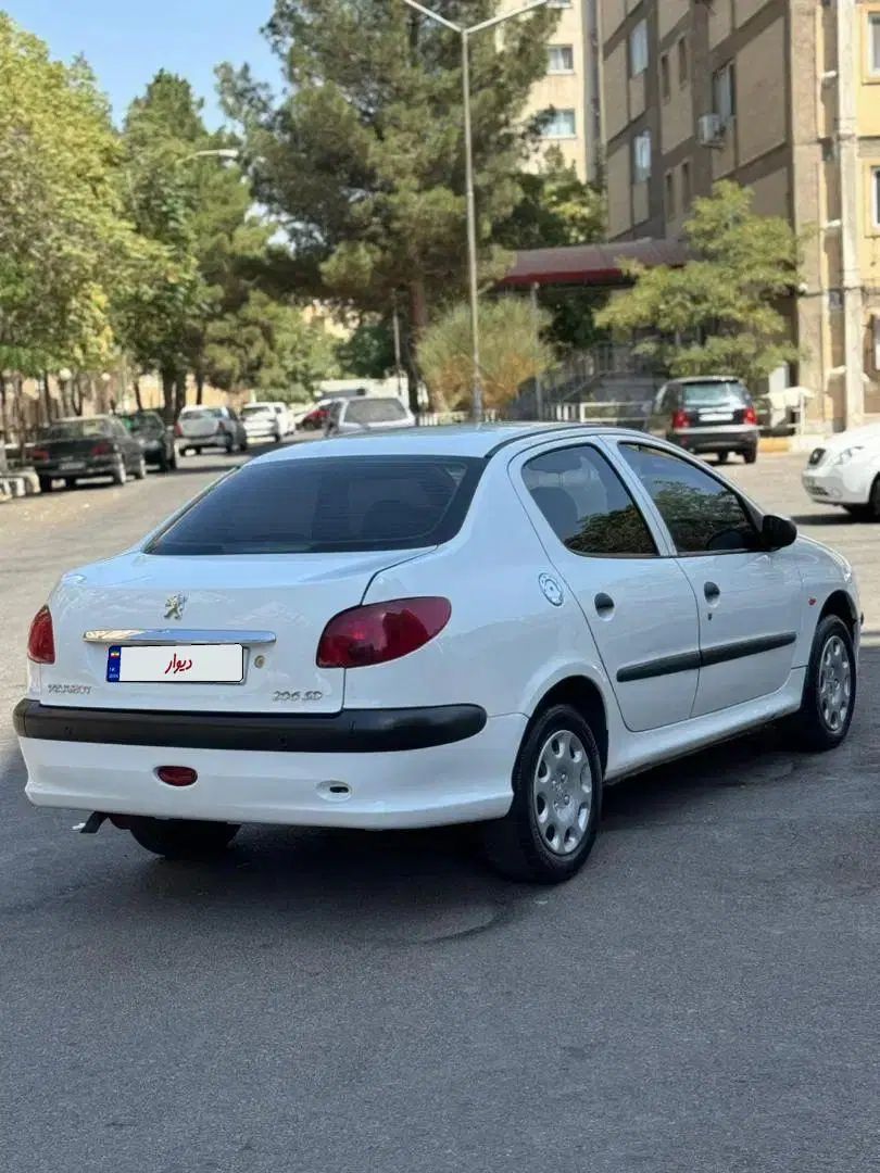 پژو ۲۰۶ صندوق دار v8 - 1395