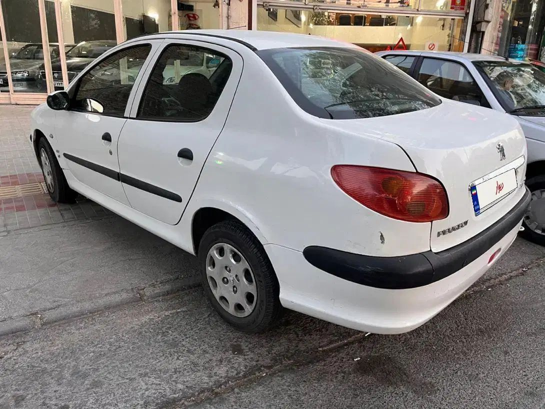 پژو ۲۰۶ صندوق دار v8 - 1392