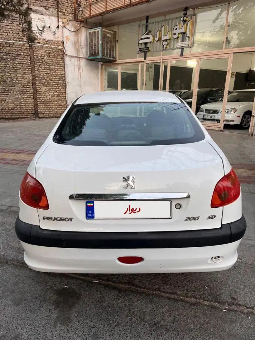 پژو ۲۰۶ صندوق دار v8 - 1392