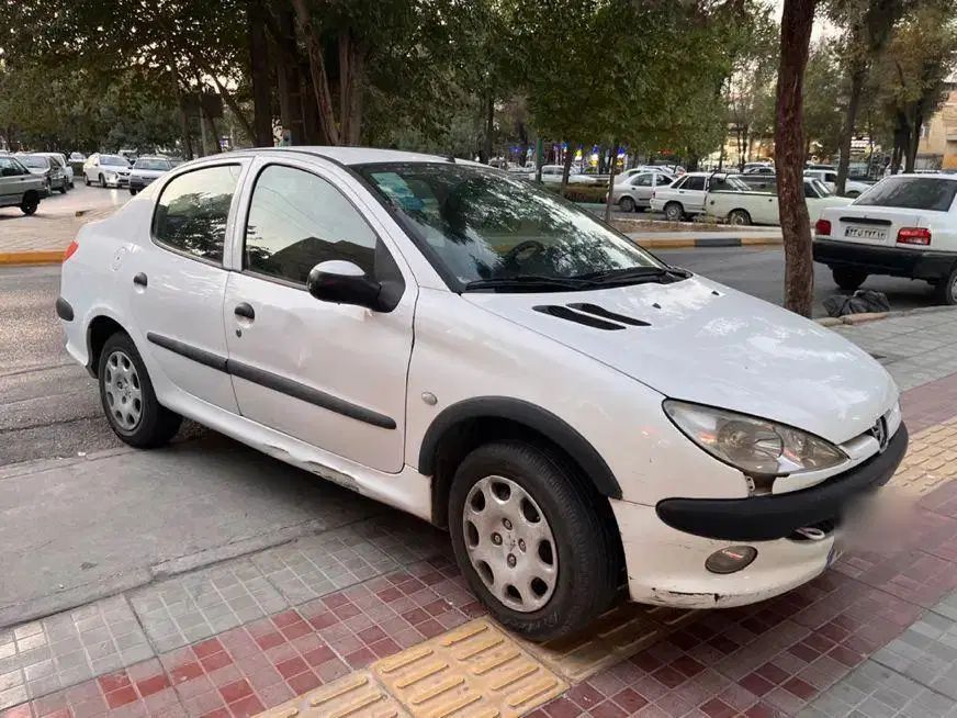 پژو ۲۰۶ صندوق دار v8 - 1392