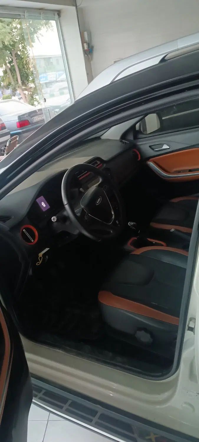 ام وی ام X22 دنده‌ای لاکچری - 1397