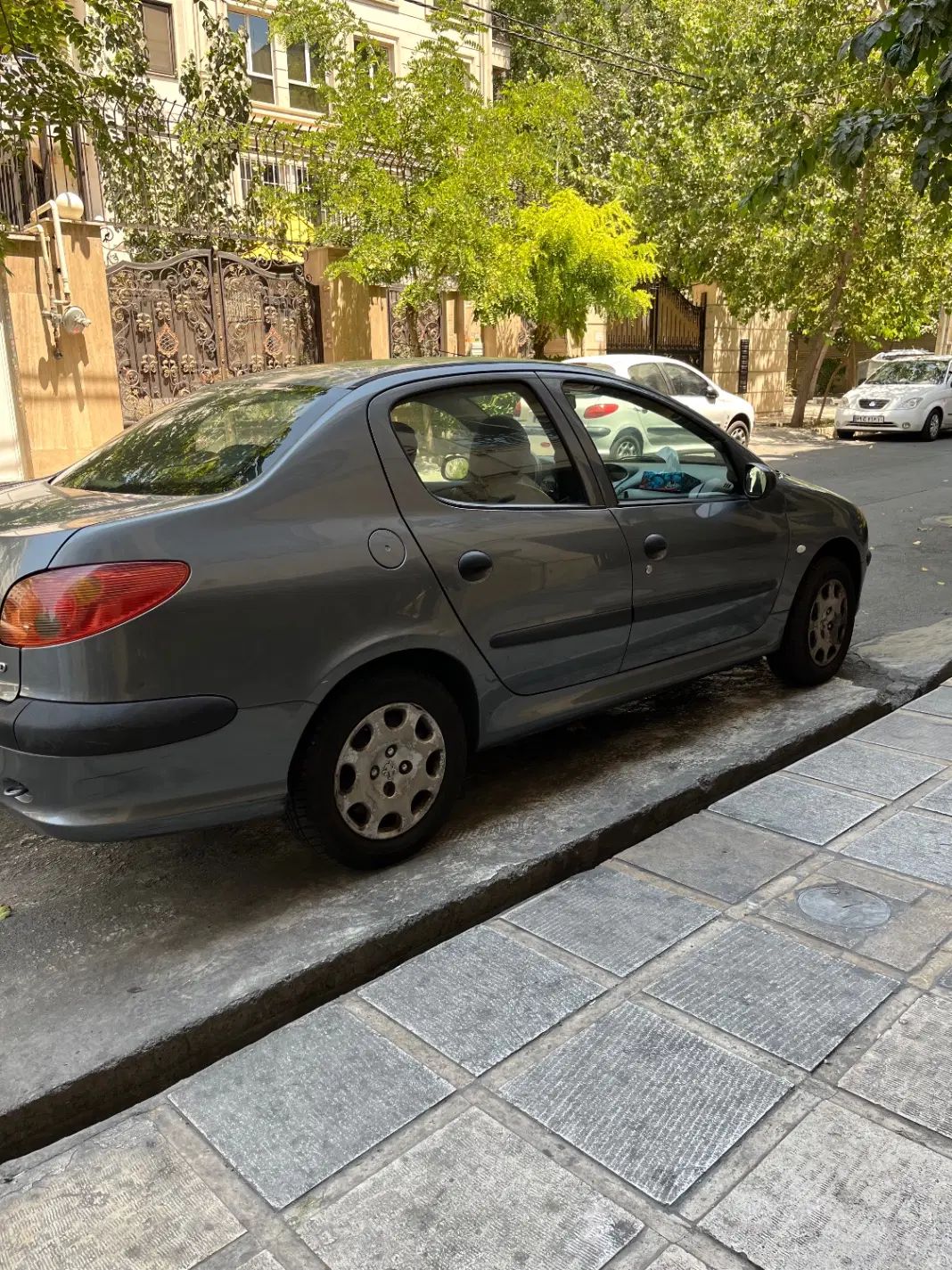 پژو ۲۰۶ صندوق دار v8 - 1393