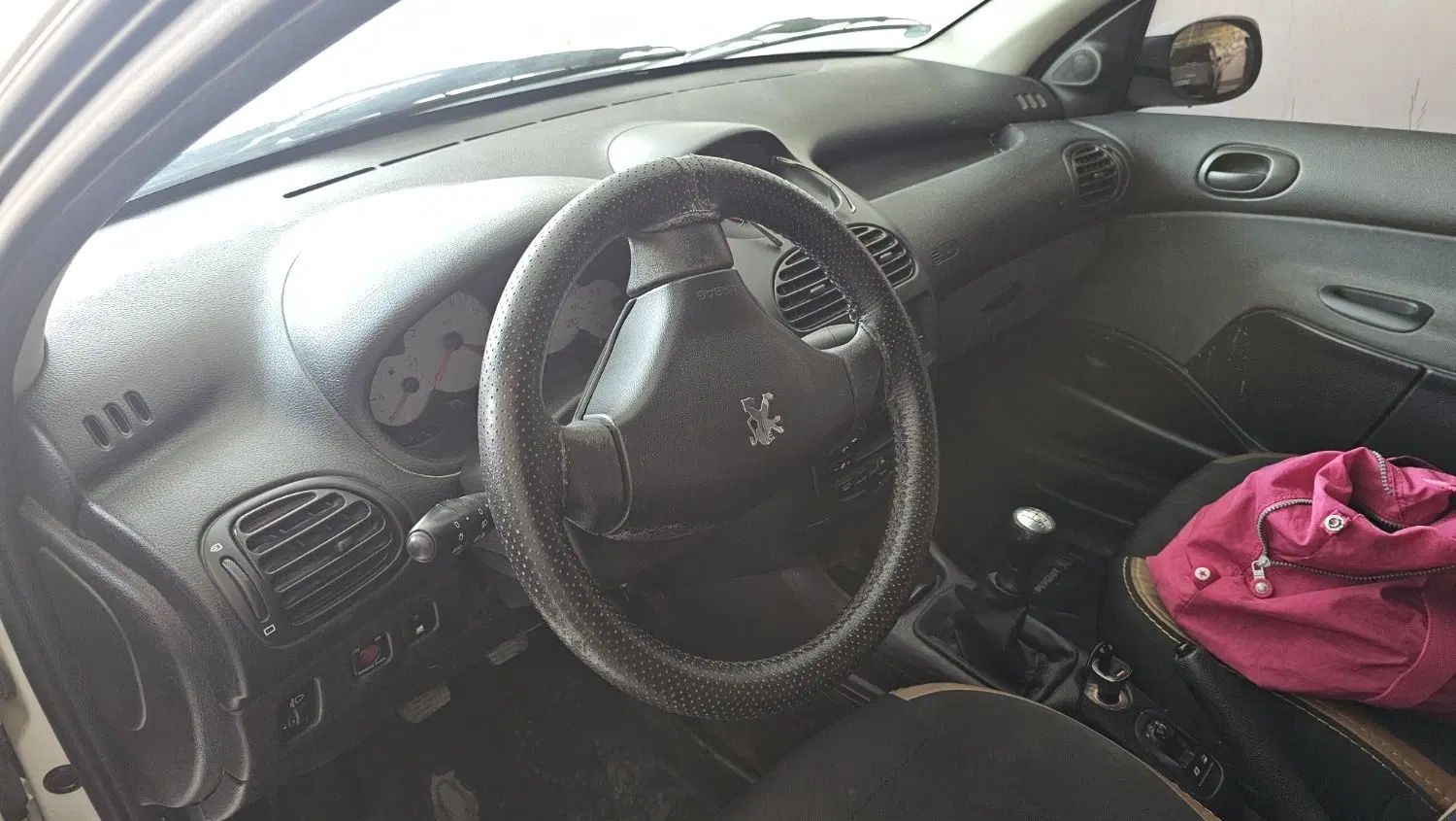 پژو ۲۰۶ صندوق دار v8 - 1399