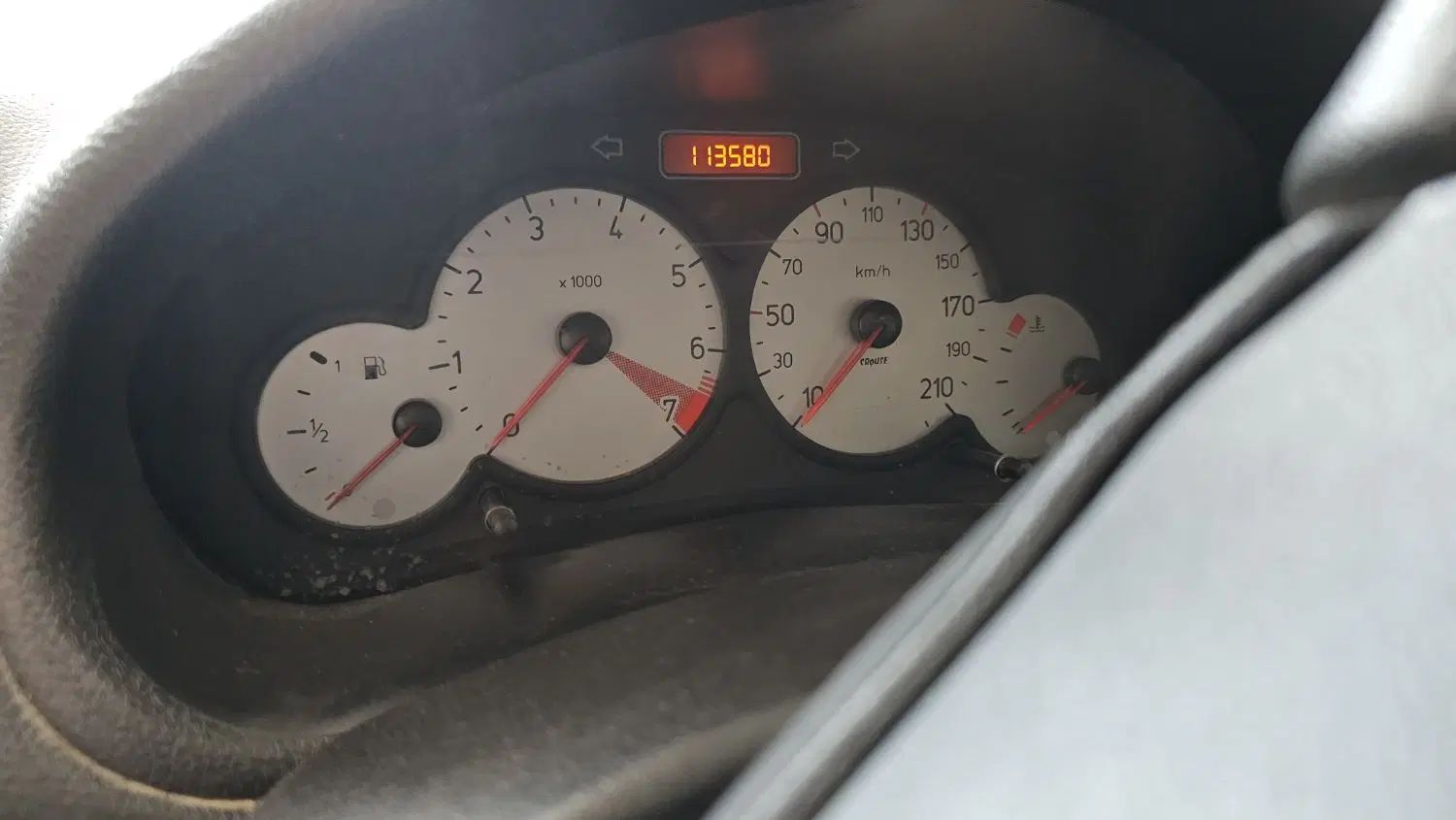 پژو ۲۰۶ صندوق دار v8 - 1399