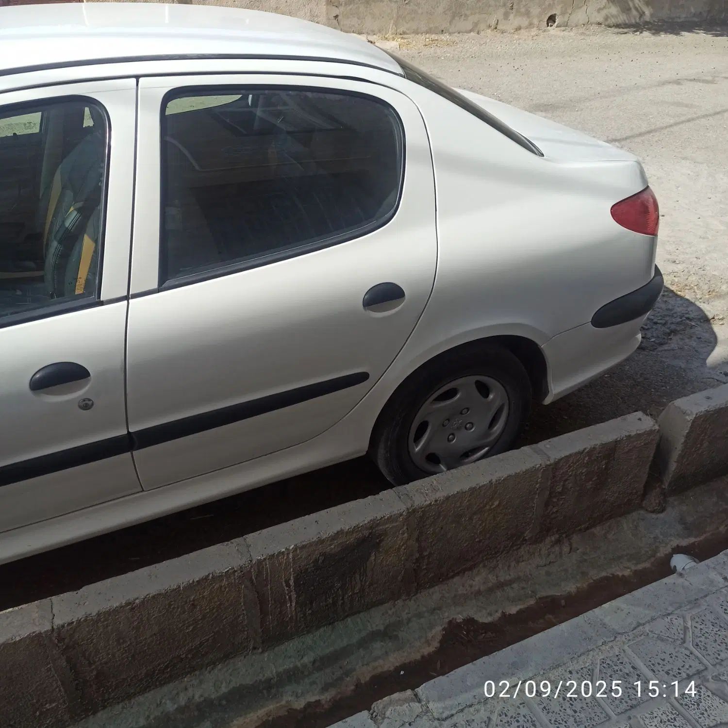 پژو ۲۰۶ صندوق دار v8 - 1395